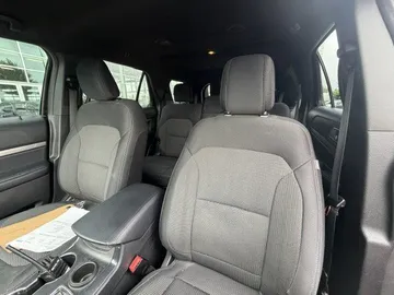 2018 Ford Explorer - image 8