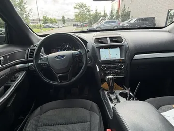 2018 Ford Explorer - image 9