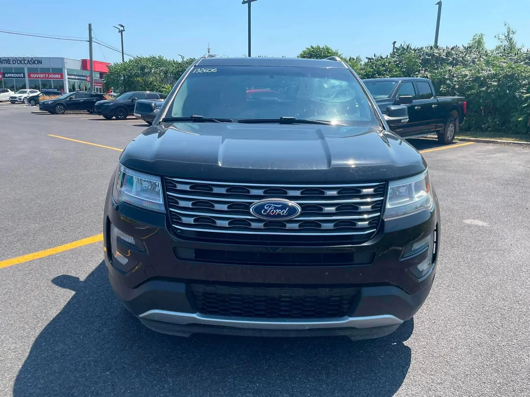 2016 Ford Explorer — photo 2