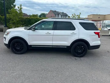 2019 Ford Explorer - image 6
