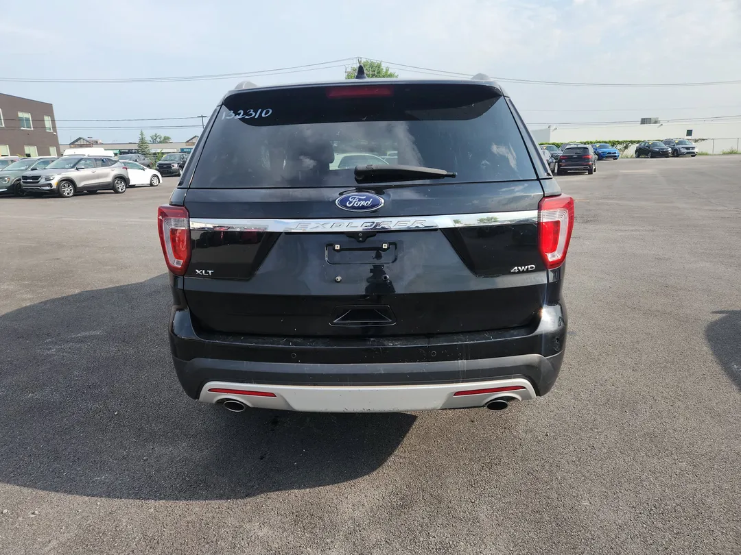 2017 Ford Explorer — photo 4