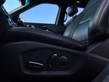 2017 Ford Explorer - image 26