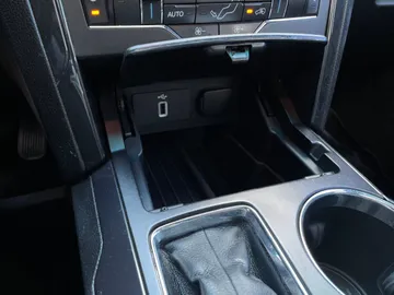 2017 Ford Explorer - image 29
