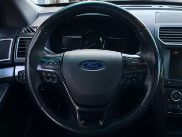 2017 Ford Explorer - image 18