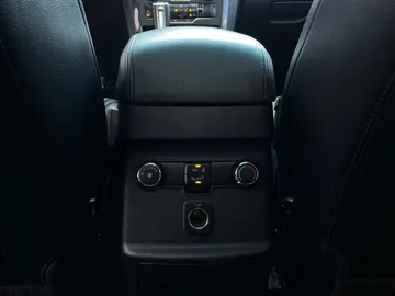 2017 Ford Explorer - image 28