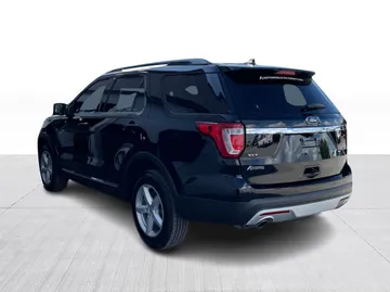 2017 Ford Explorer - image 12
