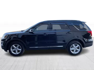 2017 Ford Explorer - image 11