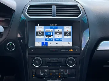 2017 Ford Explorer - image 23