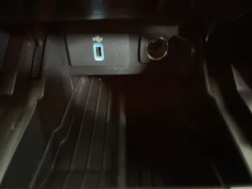 2017 Ford Explorer - image 27