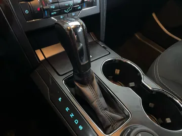 2017 Ford Explorer - image 28