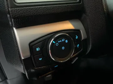 2017 Ford Explorer - image 18