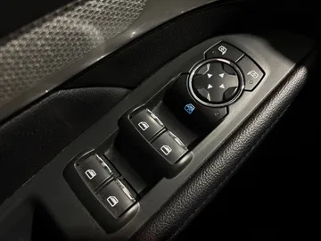 2017 Ford Explorer - image 24