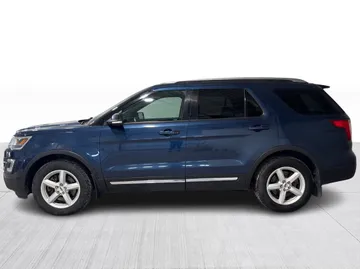 2017 Ford Explorer - image 4