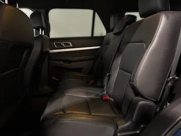 2017 Ford Explorer - image 11