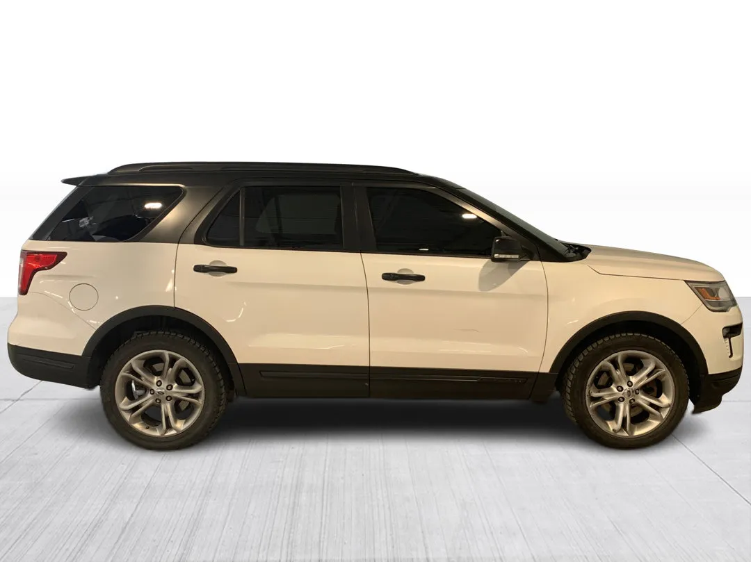 2019 Ford Explorer — photo 2