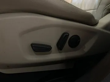 2019 Ford Explorer - image 16