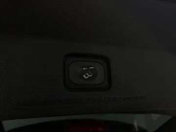 2019 Ford Explorer - image 18