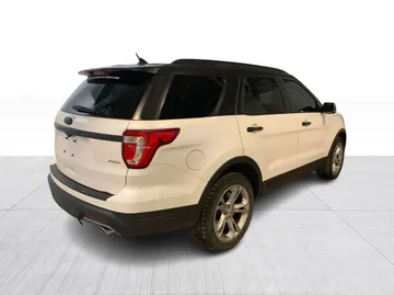 2019 Ford Explorer - image 13