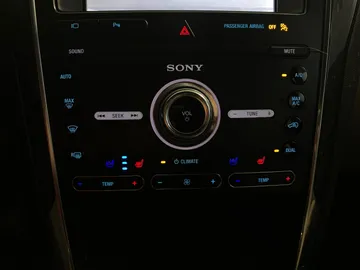 2019 Ford Explorer - image 22