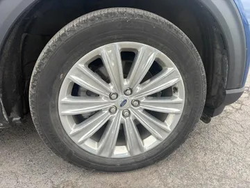 2021 Ford Explorer - image 7