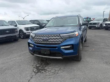 2021 Ford Explorer - image 3