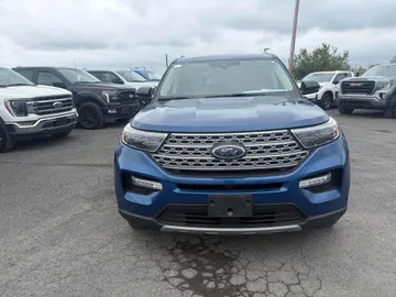 2021 Ford Explorer - image 2