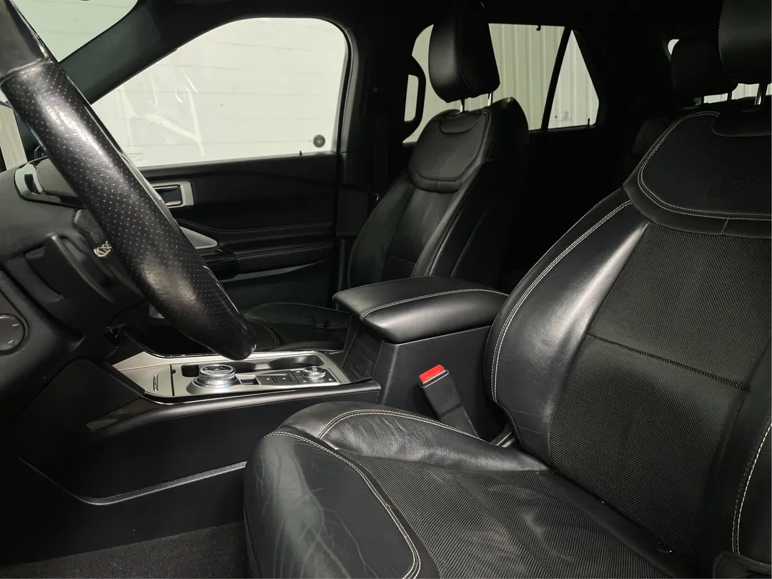 2022 Ford Explorer — photo 3