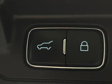 2022 Ford Explorer - image 21