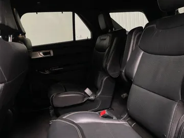 2022 Ford Explorer - image 15