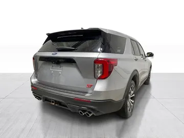 2022 Ford Explorer - image 14