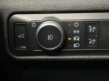 2022 Ford Explorer - image 17