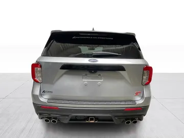 2022 Ford Explorer - image 12
