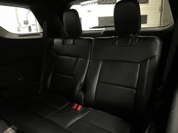 2022 Ford Explorer - image 24