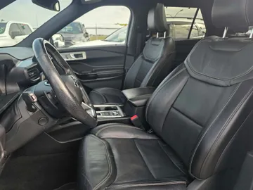 2021 Ford Explorer - image 8