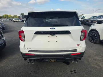 2021 Ford Explorer - image 6