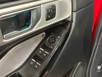 2022 Ford Explorer - image 23