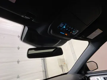 2022 Ford Explorer - image 17