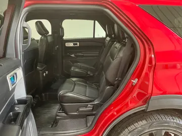 2022 Ford Explorer - image 16