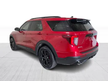 2022 Ford Explorer - image 12