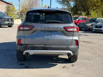 2024 Ford Escape - image 4