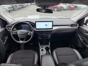2025 Ford Escape - image 9