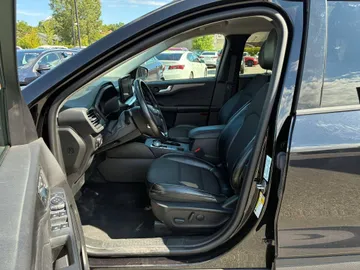 2023 Ford Escape PHEV - image 8