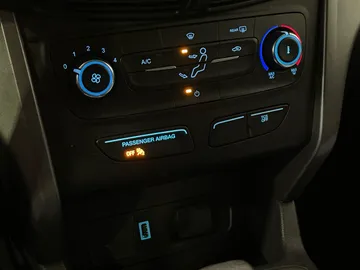 2018 Ford Escape - image 17