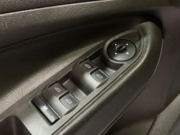 2018 Ford Escape - image 18