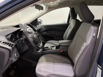 2018 Ford Escape - image 3