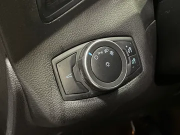 2018 Ford Escape - image 22