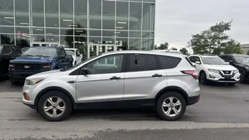 2018 Ford Escape - image 4