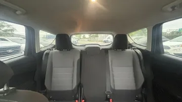 2018 Ford Escape - image 8