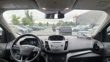 2018 Ford Escape - image 9