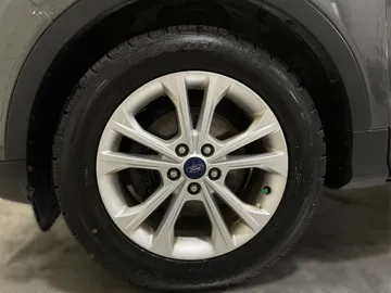 2018 Ford Escape - image 6